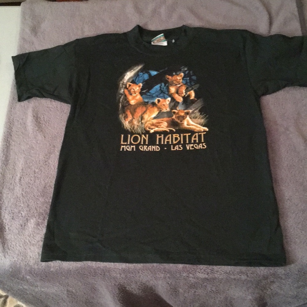 NEVER WORN MGM GRAND GIRLS TEE SHIRT SIZE L 14/16